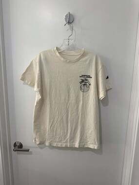 Above Millions Graphic Cream T-Shirt Sz small